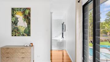 Casa superluxo, 3 quartos, vista para a piscina | 3 quartos, escrivaninha, espaço de trabalho para notebook