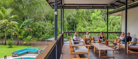 Luxury-Haus, 3 Schlafzimmer, Poolblick | Terrasse/Patio