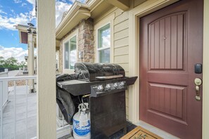 Property entrance - Sakura Springs (Colorado Springs)