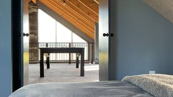 4 bedrooms, WiFi, bed sheets