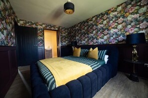 3 bedrooms, iron/ironing board, WiFi, bed sheets - Cottage, 3 Bed,Sleeps 7, Free Parking (Enniskillen)
