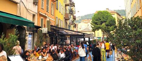 Restauration en plein air