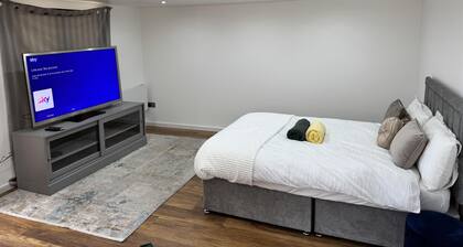 Cozy Studio - Near Stadium - Free Parking
