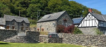 Dee Valley Country Escape - Sleeps 4 & Hot Tub