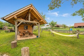 Outdoor dining - The Old Barn near Kolpa River, Gradac, Slovenia (Gradac)