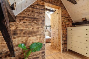 3 bedrooms, iron/ironing board, free WiFi, bed sheets - Mimi Cottage near Kolpa River, Gradac, Slovenia (Gradac)