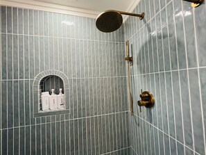 Hårtørrer, håndklæder, Sæbe, Shampoo