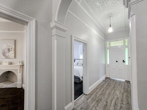 3 makuuhuonetta, silitysrauta/-lauta, vauvan matkasänky, ilmainen Wi-Fi