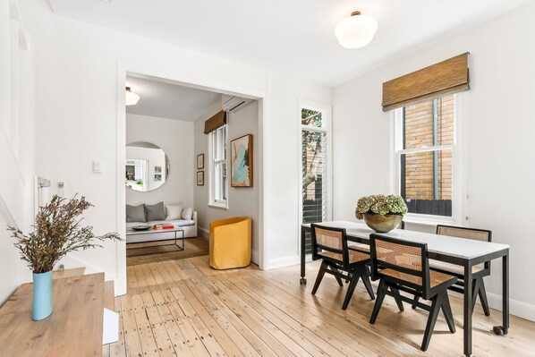 Dining - Family friendly Bronte Beach House (Bronte)