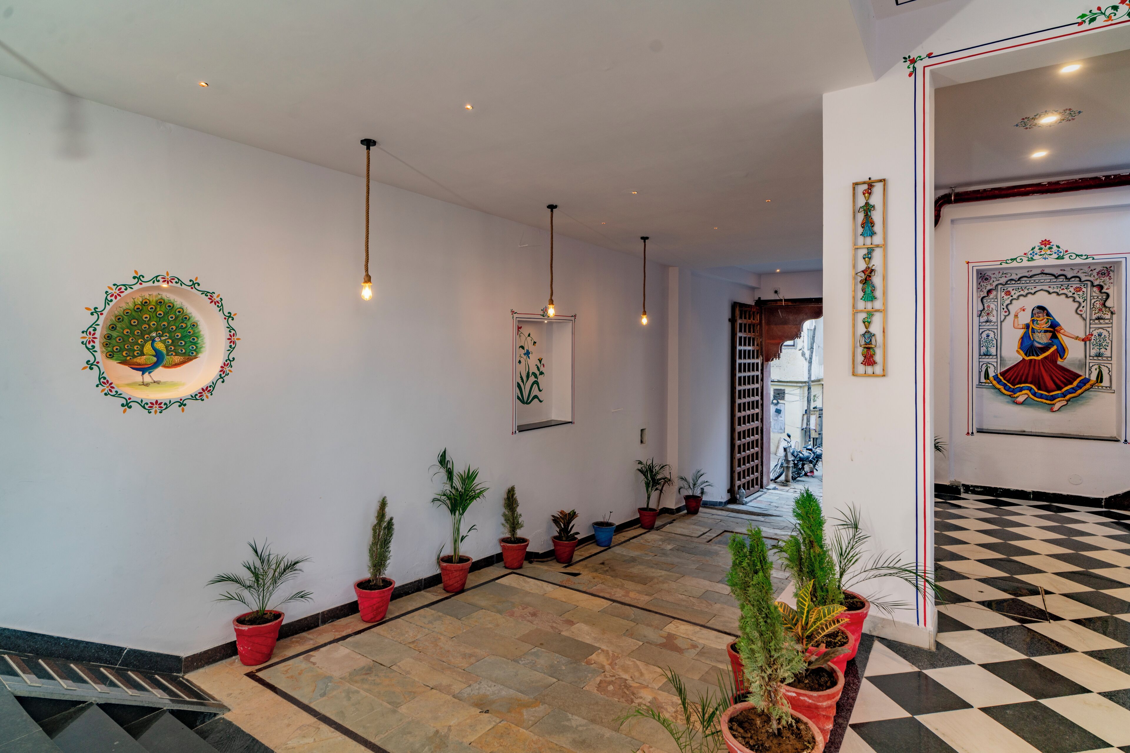 Photo - DERA PICHOLA- A Lake Facing Boutique Hotel