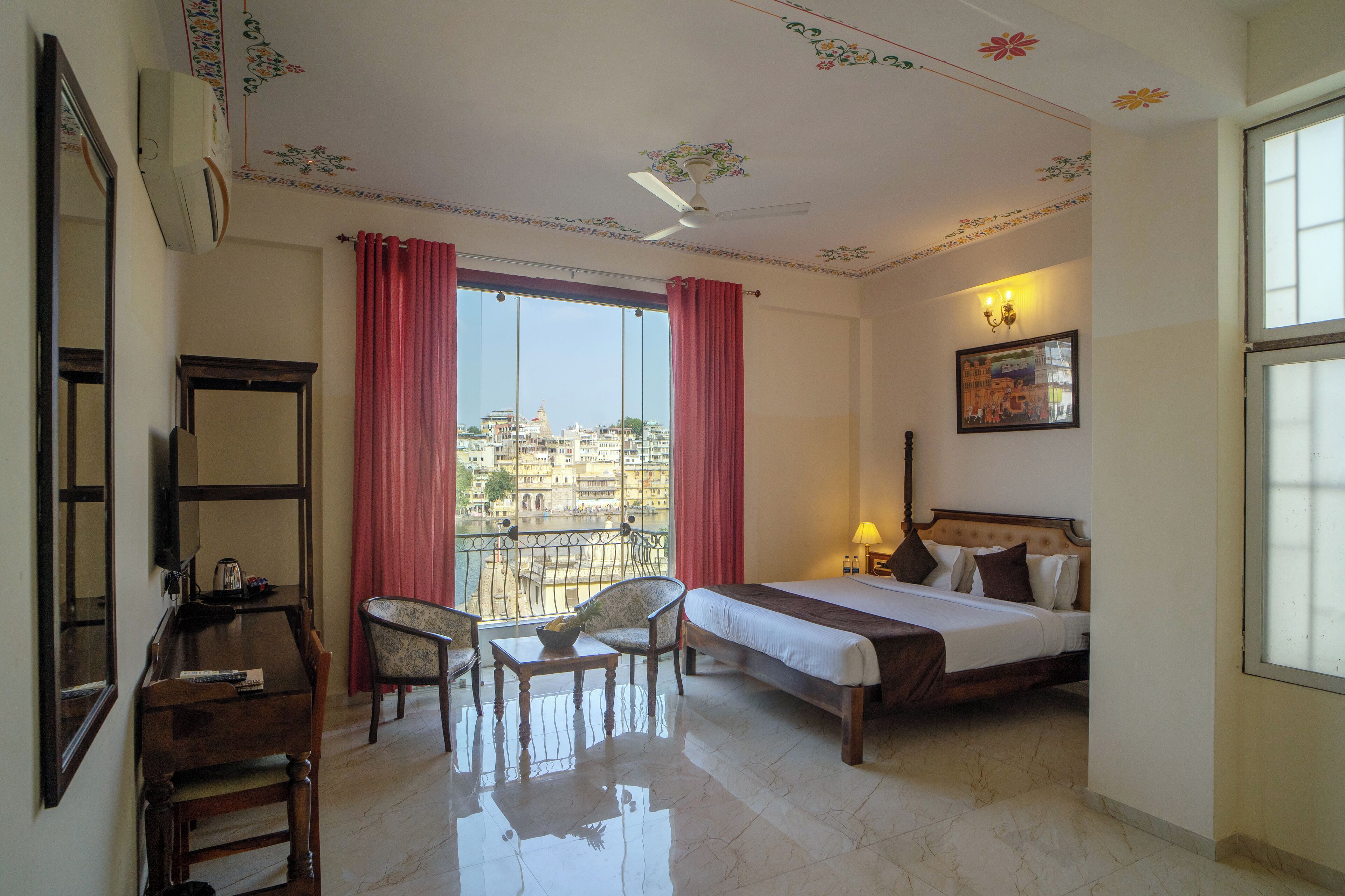 Photo - DERA PICHOLA- A Lake Facing Boutique Hotel