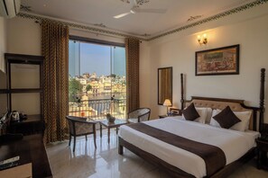 Habitación superior, vista al lago | Espacio para trabajar con laptop, insonorización y wifi gratis