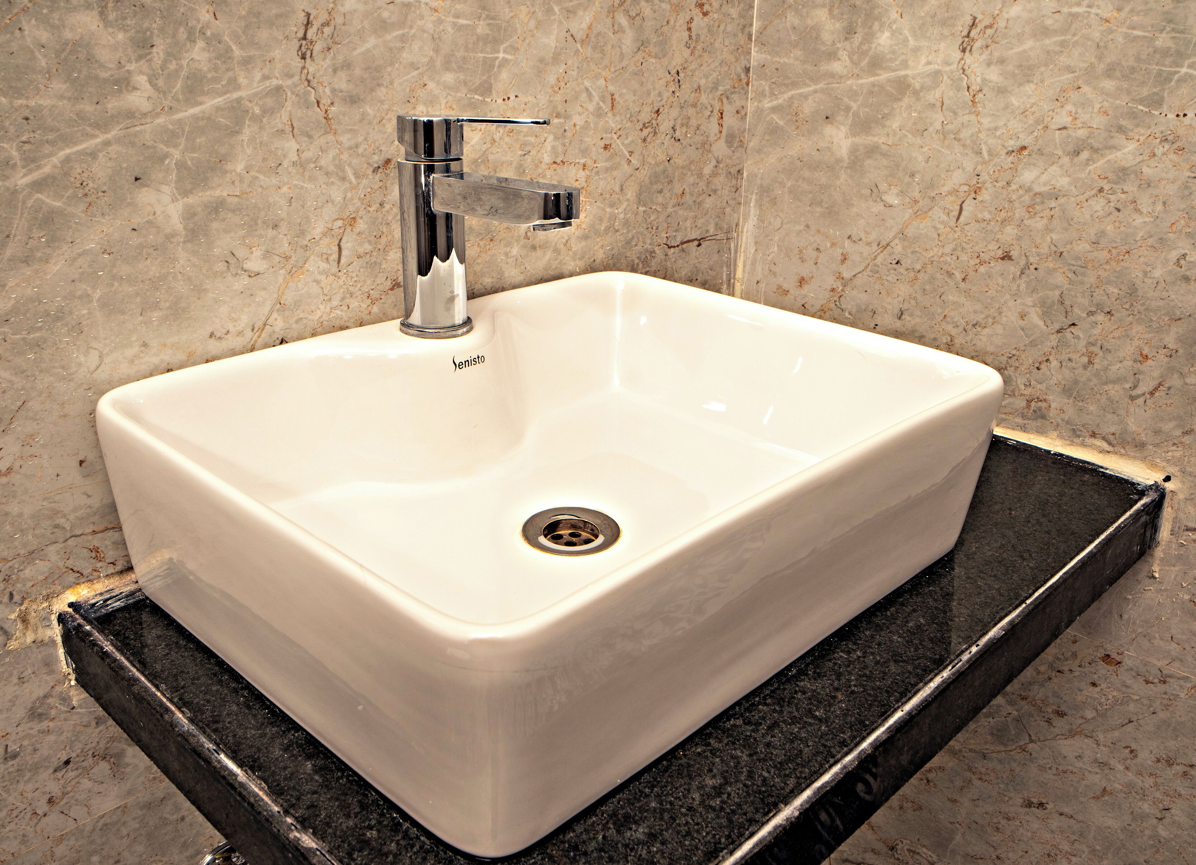 Photo - DERA PICHOLA- A Lake Facing Boutique Hotel