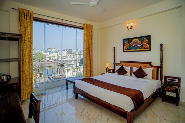 Superior Room, Lake View | Laptop workspace, soundproofing, free WiFi, bed sheets - Dera Pichola A Lake Facing Hotel (Udaipur)