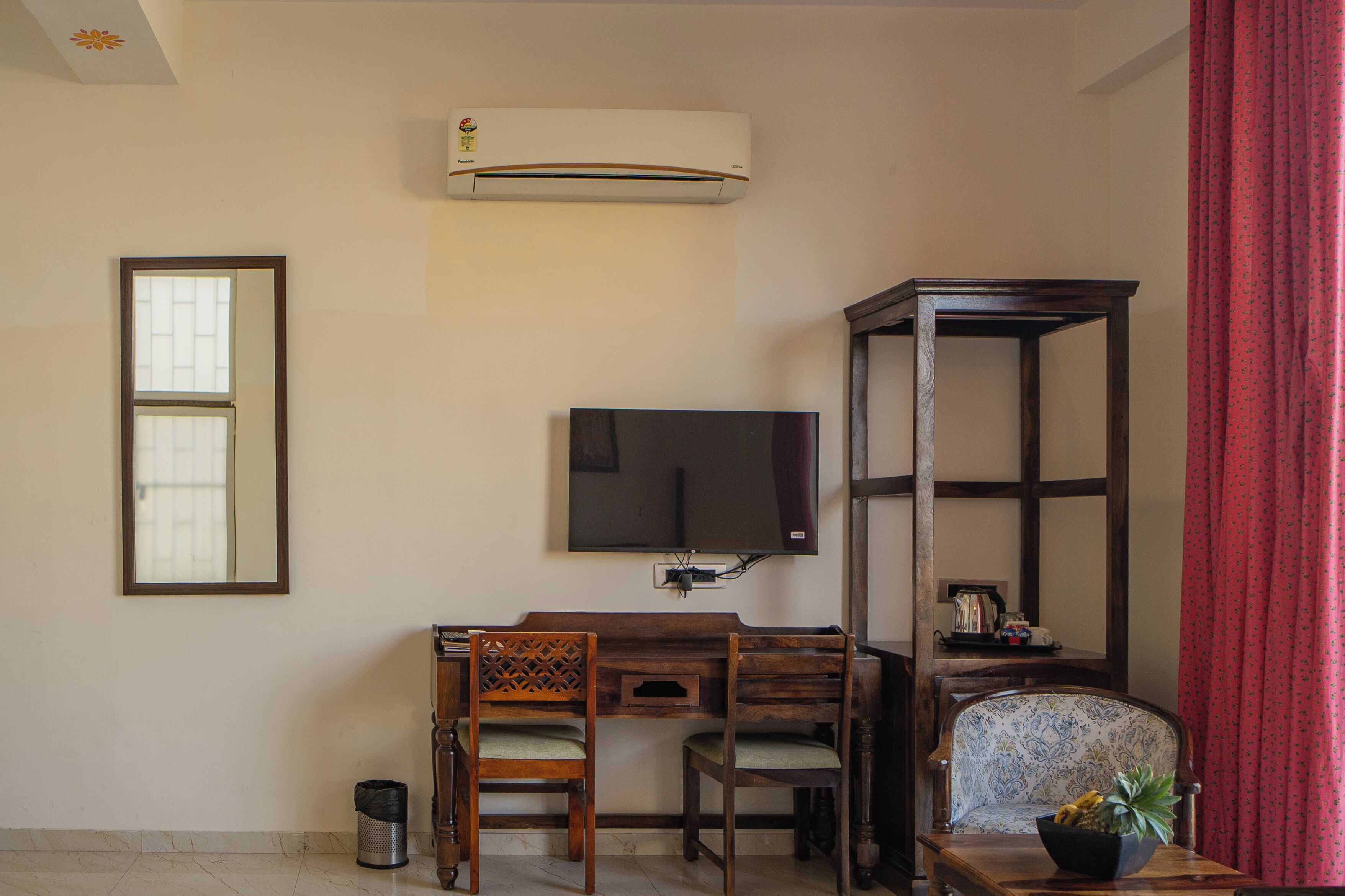 Photo - DERA PICHOLA- A Lake Facing Boutique Hotel