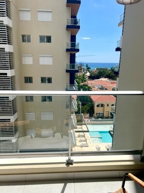 Comfort Apartment, Beach View | Terrace/patio - Kendasol JuanDolio 1Br 2Bds 4Px WiFi (Guayacanes)