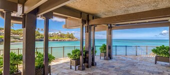 Kahana Sunset Oceanfront Resort