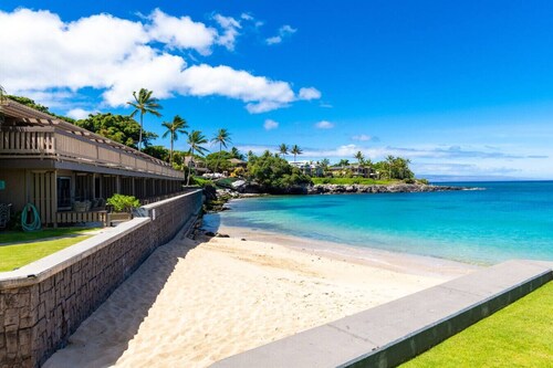 Kahana Sunset Oceanfront Resort