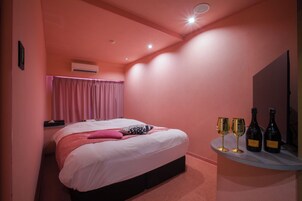 Standard Room | Down comforters, laptop workspace, blackout drapes, soundproofing