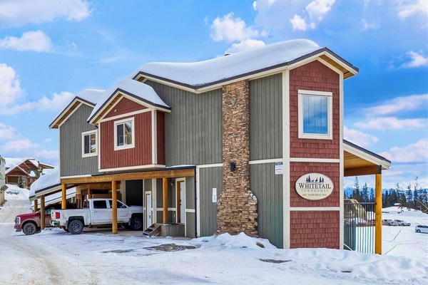 Whitetail1: Fantastic three level, end unit chalet.