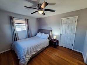 2 chambres, fer et planche à repasser, Wi-Fi, literie fournie