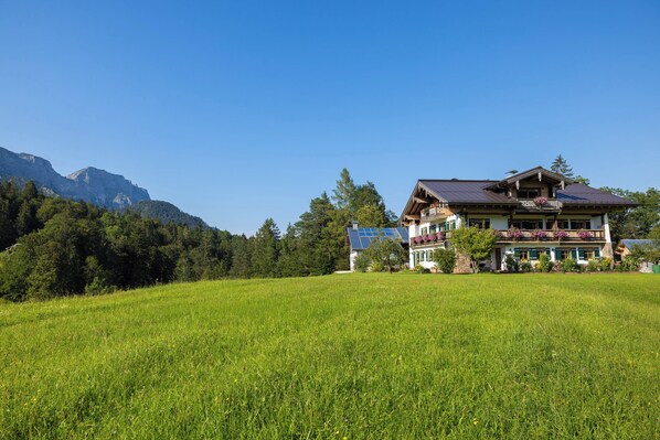 Property grounds - Vacation apartment I, for 2-4 persons (Berchtesgaden)