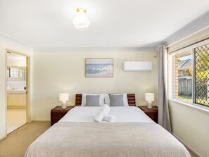 4 Schlafzimmer, Schreibtisch, Bügeleisen/Bügelbrett, kostenloses WLAN