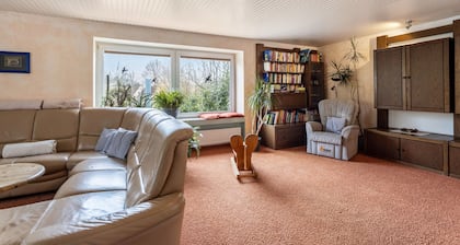 'Haus Waldblick' mit privater Terrasse, privatem Garten und WLAN