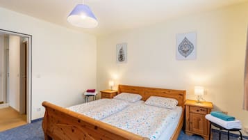 4 Schlafzimmer, Bügeleisen/Bügelbrett, kostenloses WLAN, Bettwäsche