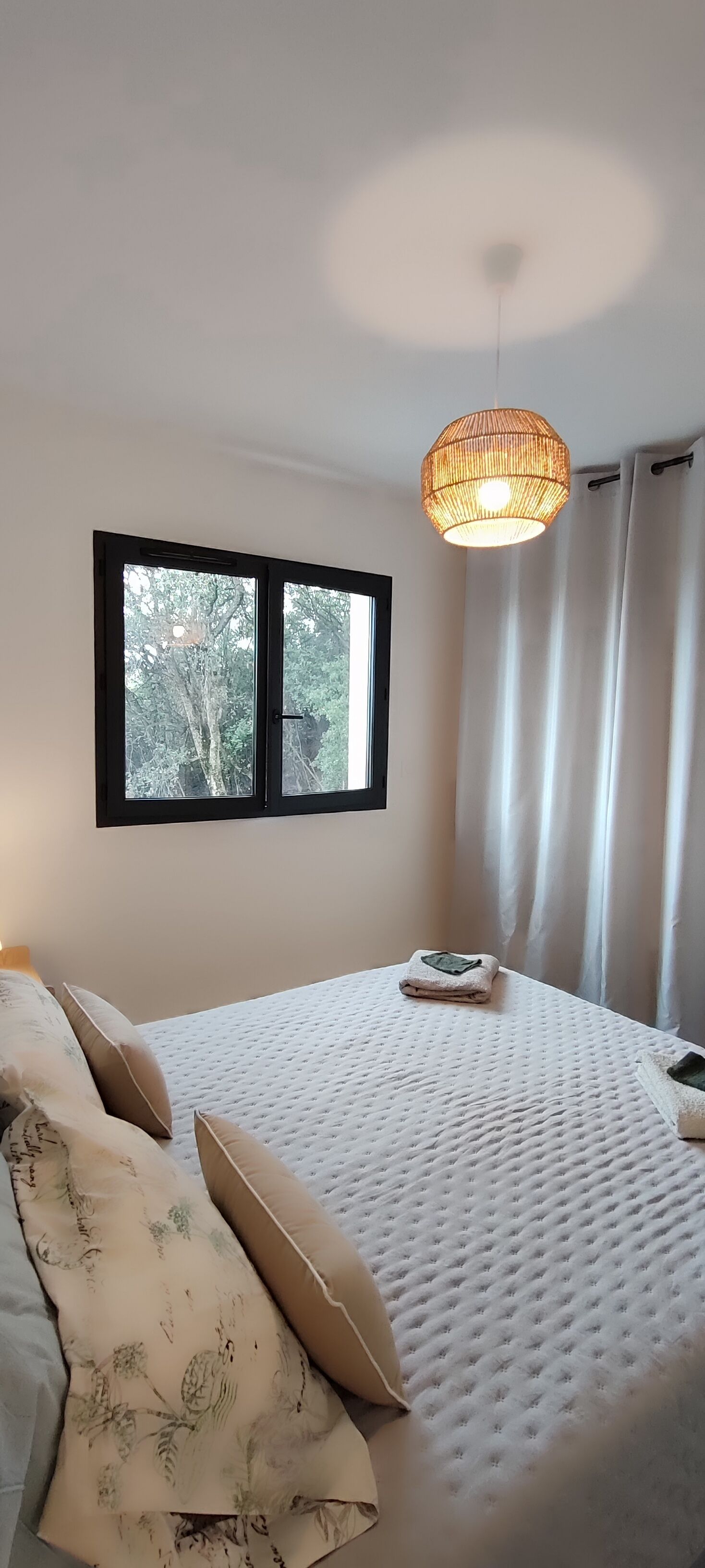 2 slaapkamers, een strijkplank/strijkijzer, wifi, beddengoed