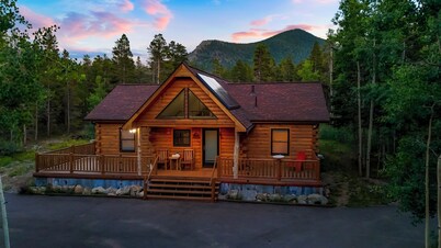 Entire Cabin Chalet in the Mountains! Lake! Kayak! Sauna! Hot Tub! Hike!