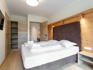 2 bedrooms, internet