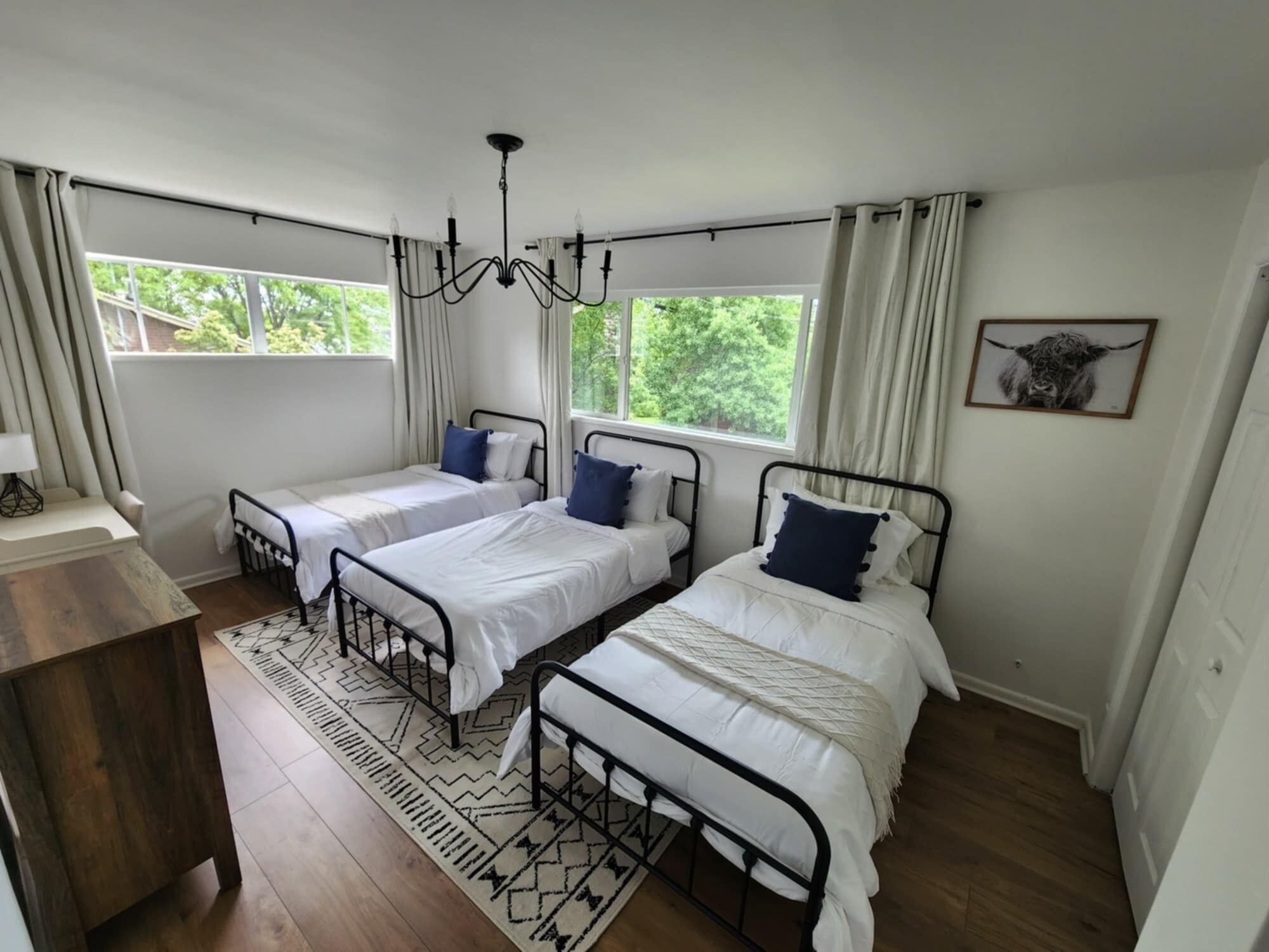 Cozy home that sleeps up to 8 people. Comes with everything you'll need.