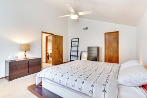 3 habitaciones, escritorio, tabla de planchar con plancha y wifi 