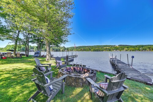Cottage on Lamoka Lake w/ Deck, Grill & 3 Kayaks