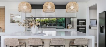Oceans Echo - Beachfront luxury holiday home