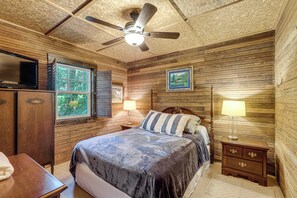 2 bedrooms, iron/ironing board, Internet, bed sheets