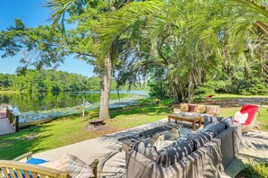 Terrace/patio - Pet-Friendly Ehrhardt Home w/ Private Pond & Yard! (Ehrhardt)