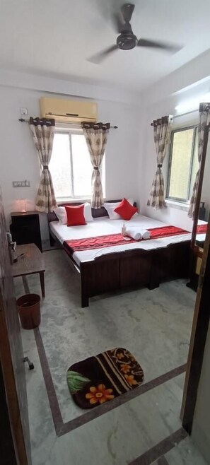 Standard Double Room, City View - Regencyy Guest House (Kolkata)