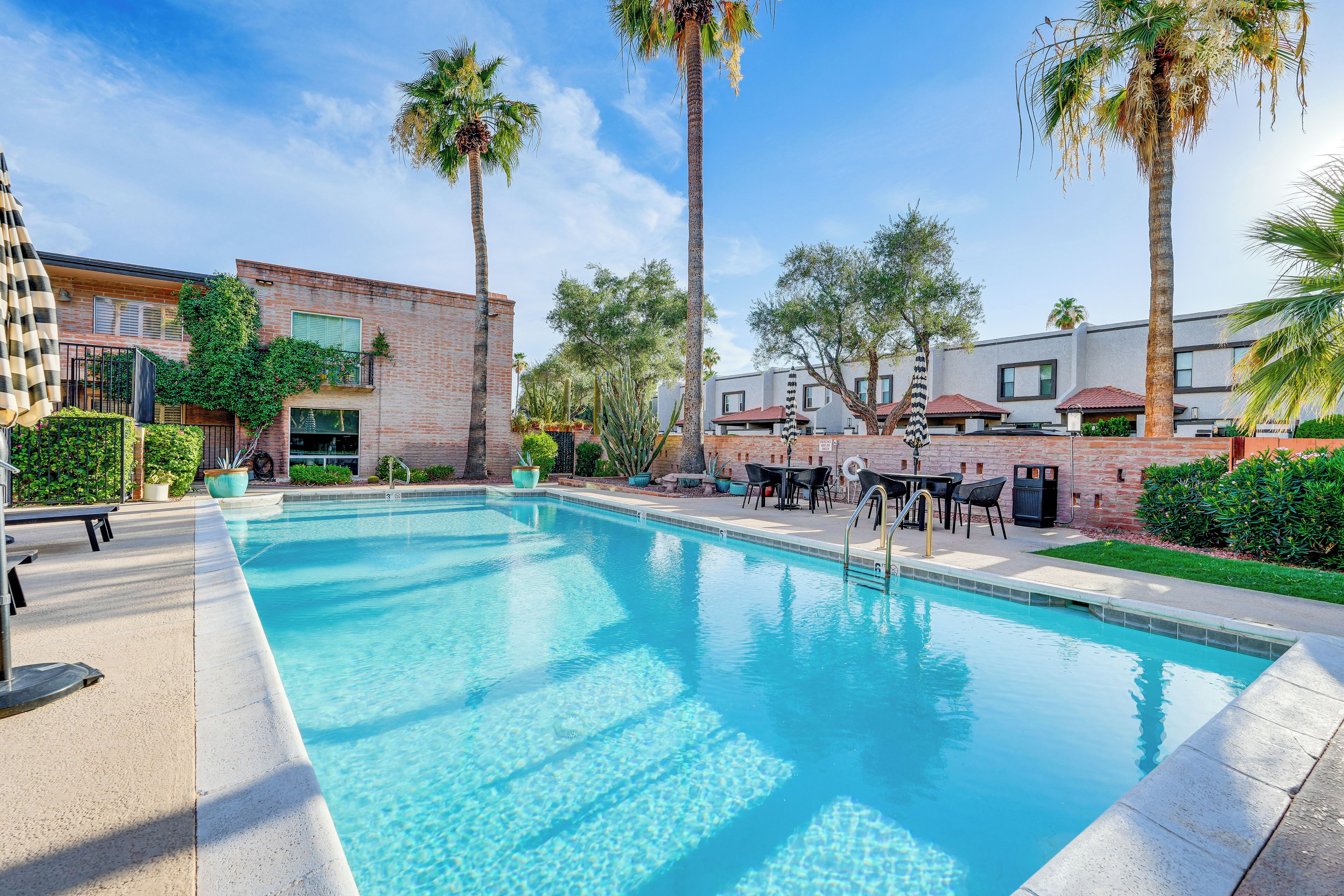 Beautiful Old Town Scottsdale Condo w/ Pool Access