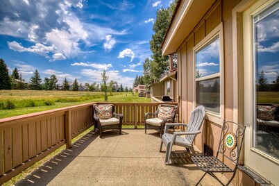 See Fall's Changing Colors! Pines 4039 - Cozy Uptown Condo. Close to Amenities!