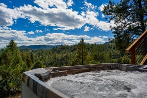Outdoor spa tub - Cabin on the Rocks: 7 Acres, Hot Tub, Stunning Views, 4.5 miles to Pagosa Springs & Wolf Creek Ski! (Pagosa Springs)