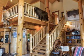 Interior - Tubing Promo! 7 Acres, Hot Tub, Stunning Views, 4.5 miles to Pagosa Springs & Wolf Creek Ski! (Pagosa Springs)