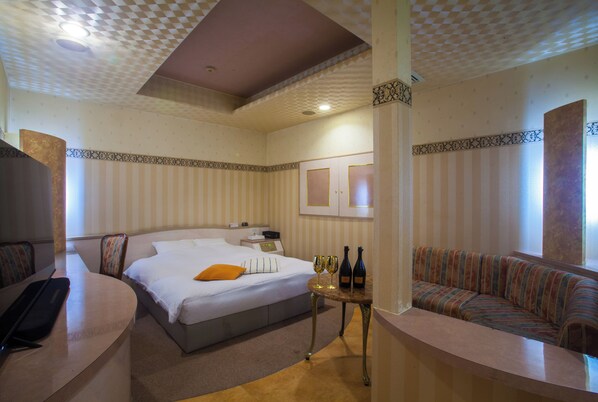 Single Room, 1 King Bed, Smoking