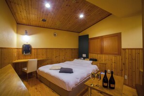 Chambre Simple, 1 très grand lit, fumeur