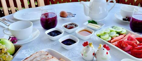 Kontinental frokost hver dag (USD 20 per person)