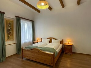 Basic Double Room, Garden View | Free WiFi - Friendly Home (Telavi)