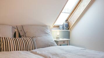 2 makuuhuonetta, silitysrauta/-lauta, ilmainen Wi-Fi, vuodevaatteet