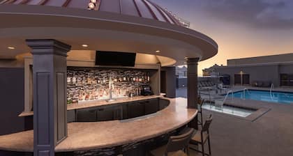 Stay in Style at Marriott's Grand Chateau: Studio, Strip Views, & Vegas Luxury