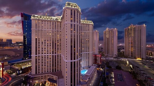 Stay in Style at Marriott's Grand Chateau: Studio, Vegas Luxury